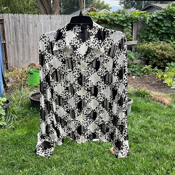 ESCADA SILK BUTTON DOWN TOP SIZE 4 - Picture 1 of 15